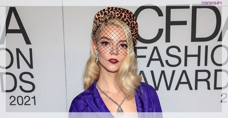 Anya Taylor-Joy, atriz de 'O Gambito da Rainha', ganha prêmio no 'Oscar da  Moda' com look extravagante